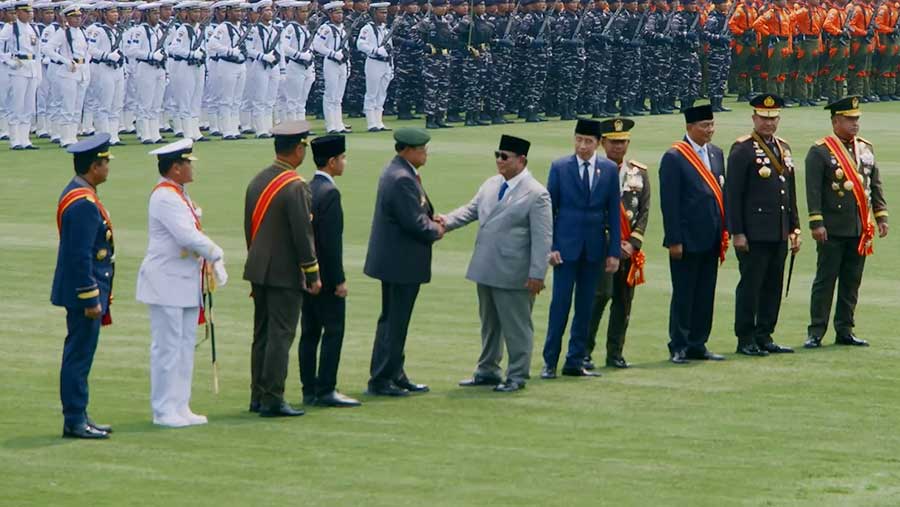 Prabowo Tidak Bersalaman dengan Jokowi pada Upacara HUT ke-81 TNI 2026