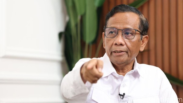 Mahfud MD Sarankan Gibran Mundur Sukarela: Pemakzulan Berat Ditembus, Polemik Ijazah Belum Reda