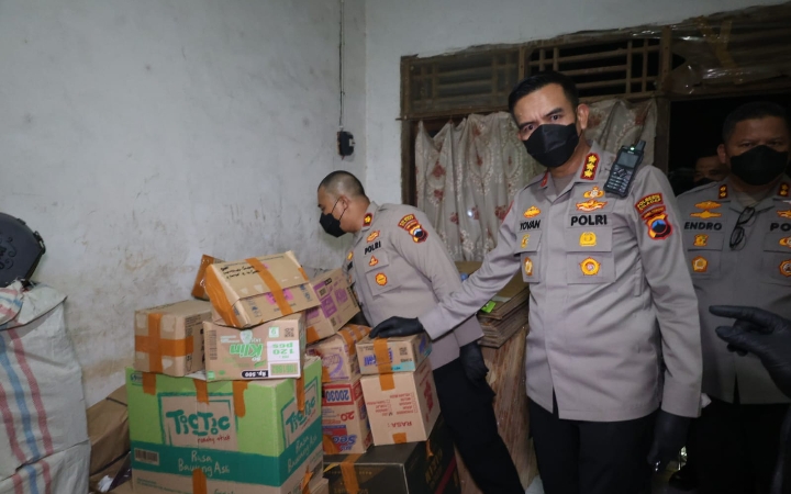 Polresta Cilacap Bongkar Produksi Jamu Ilegal di Kroya, Dua Orang Diamankan