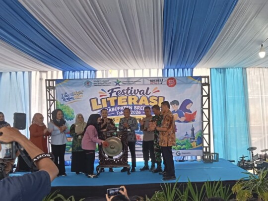 Festival Literasi Brebes 2026 Dibuka, Bazar Buku Murah Ramaikan Dinarpus