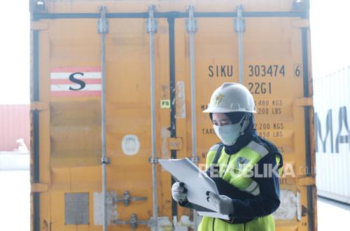 Perusahaan di Tegal Ekspor Ribuan Pasang Sepatu Nike ke Meksiko