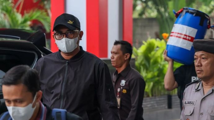 KPK Bawa Bupati Klaten dan Kepala BPK Jateng ke Jakarta, 10 Orang Diperiksa