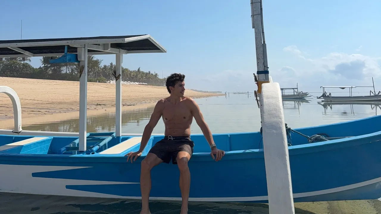 Usai MotoGP Mandalika 2026, Marc Marquez Liburan di Bali Bersama Sang Kekasih
