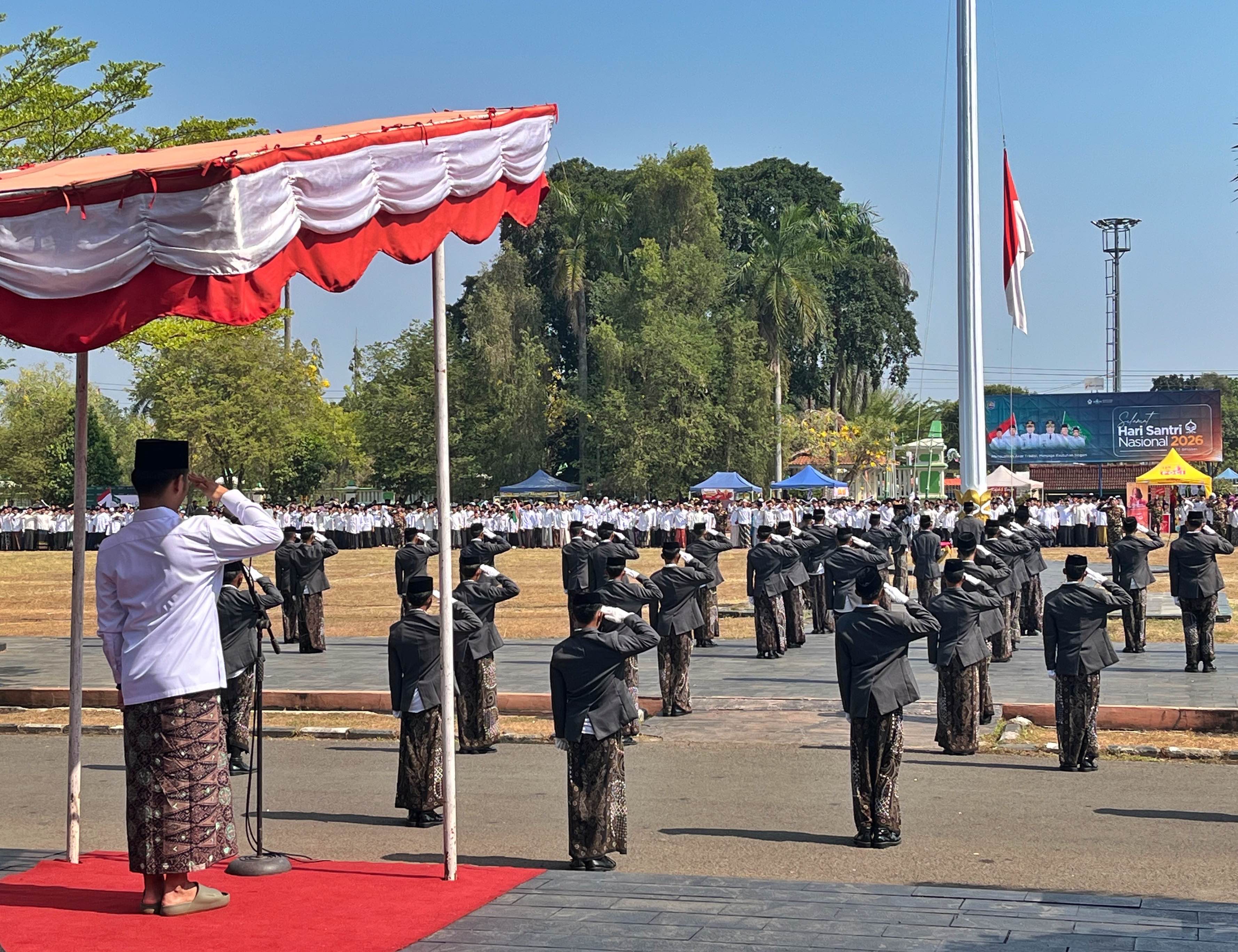 5.000 Santri Padati Upacara Hari Santri 2026 di Slawi, Bupati Tegal Dorong Kuasai Agama dan Teknologi