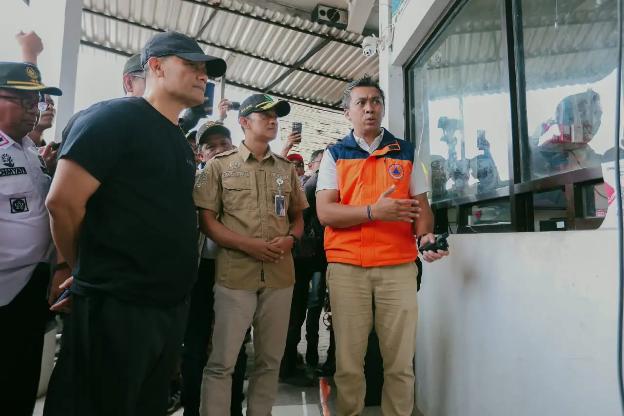 Kebakaran Gunung Sumbing Padam, Gubernur Jateng Percepat Reboisasi dan Perbaiki Pipa Air Warga
