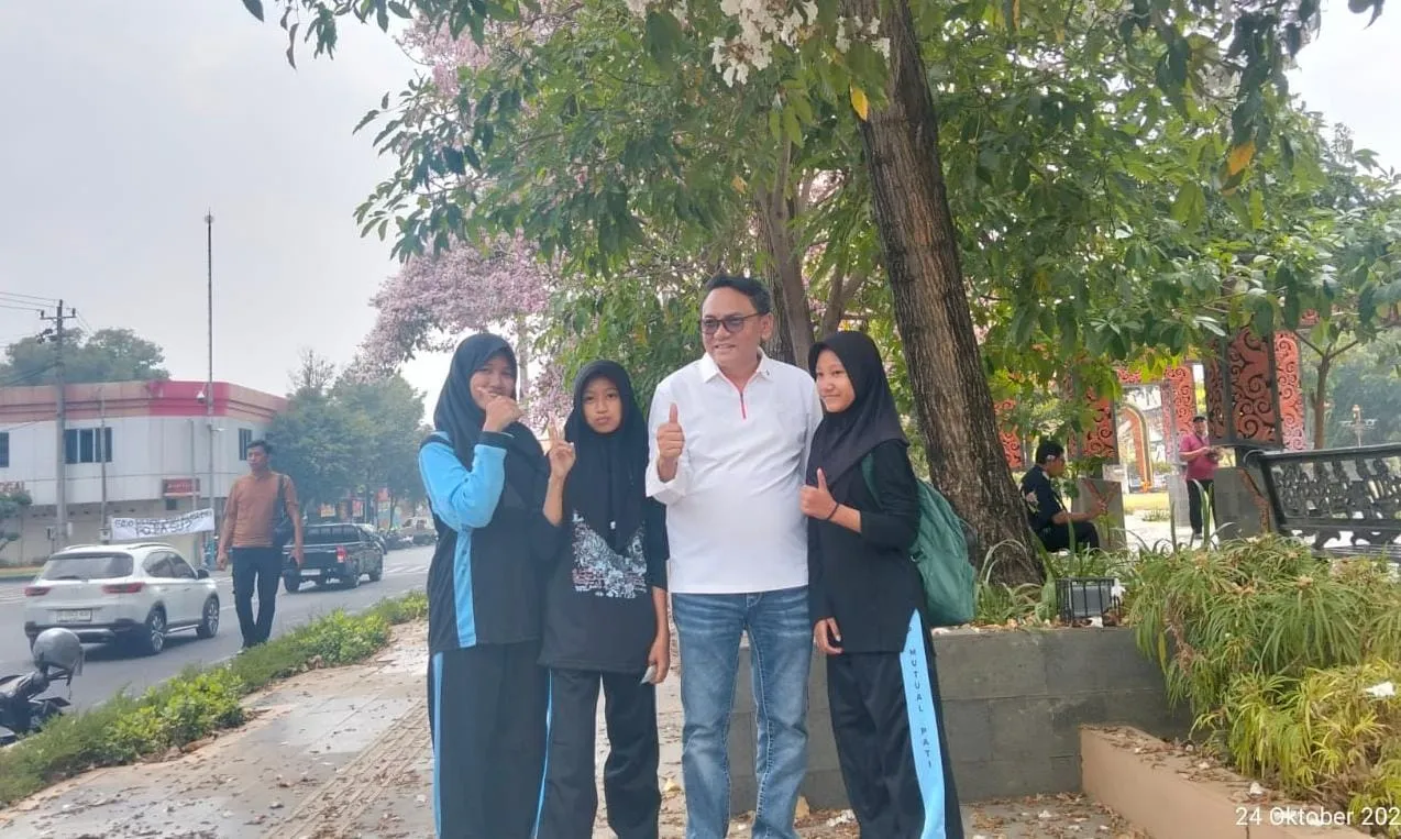 Tabebuya Mekar di Alun-alun Pati, Sempat Dikira Editan AI