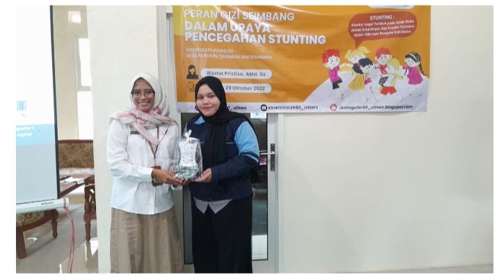 Anggota KKN Posko 50 dan Narasumber Sosialisasi Pencegahan Stunting