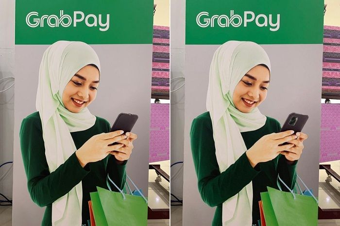 Ingat Banner GrabPay Pakai Handphone Terbalik? Ternyata Ada Versi Revisinya