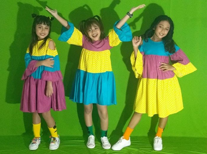 Personil Bestries, dari kiri Thara, Keyla, Kaka