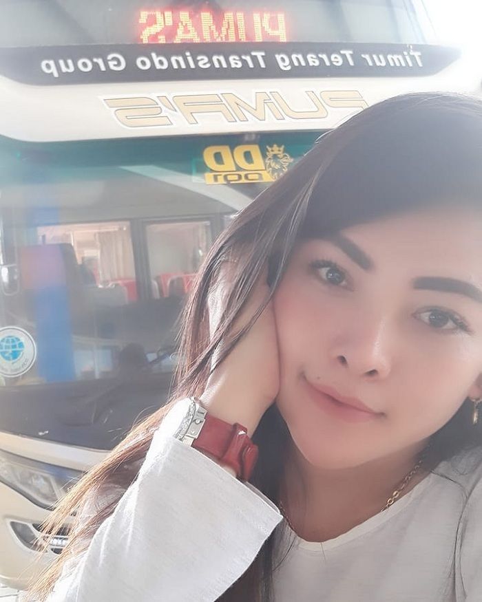 Liena Ozora driver cantik PO Agra Mas