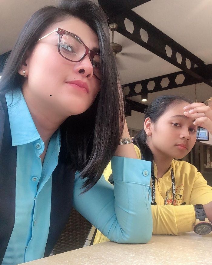 Liena Ozora driver cantik PO Agra Mas
