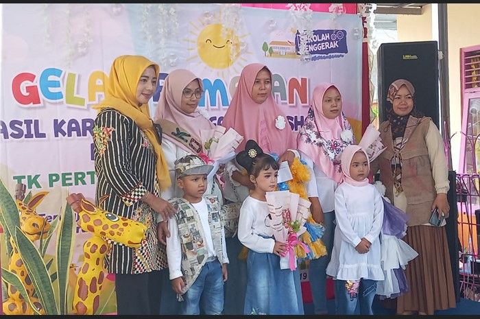 Pemberian Penghargaan dan Apresiasi Kepada  Orang Tua Kreatif
