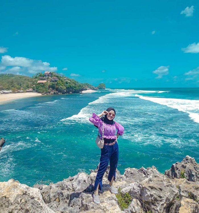 Pantai Ngandong lokasi family gathering Haryanto Mania