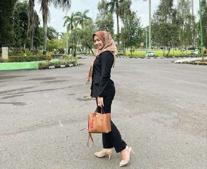 Tetap cantik saat pulang kantor