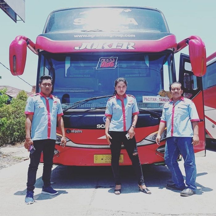 Liena Ozora driver cantik PO Agra Mas