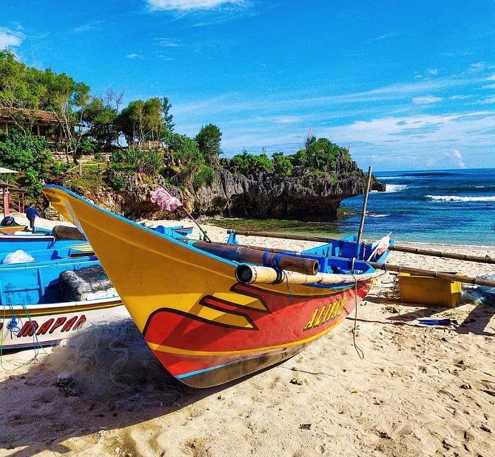 Pantai Ngandong lokasi family gathering Haryanto Mania