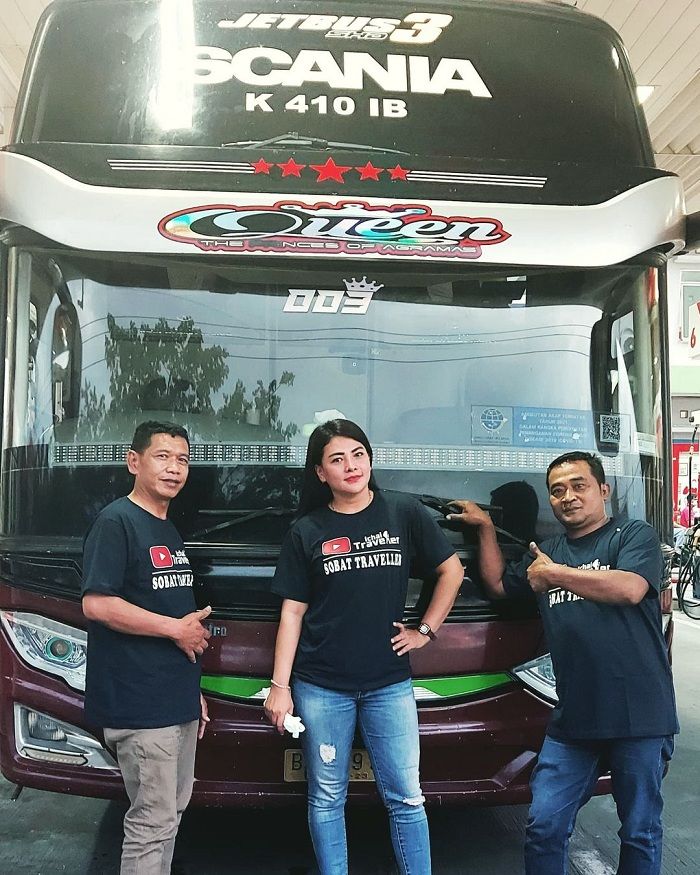 Liena Ozora driver cantik PO Agra Mas
