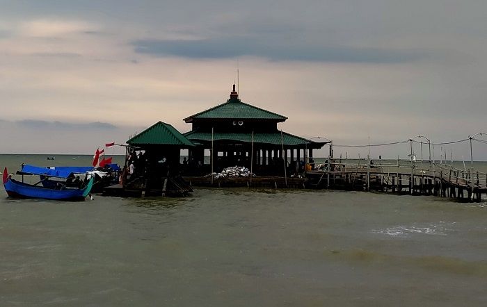 Makam Terapung KH Abdullah Mudzakir