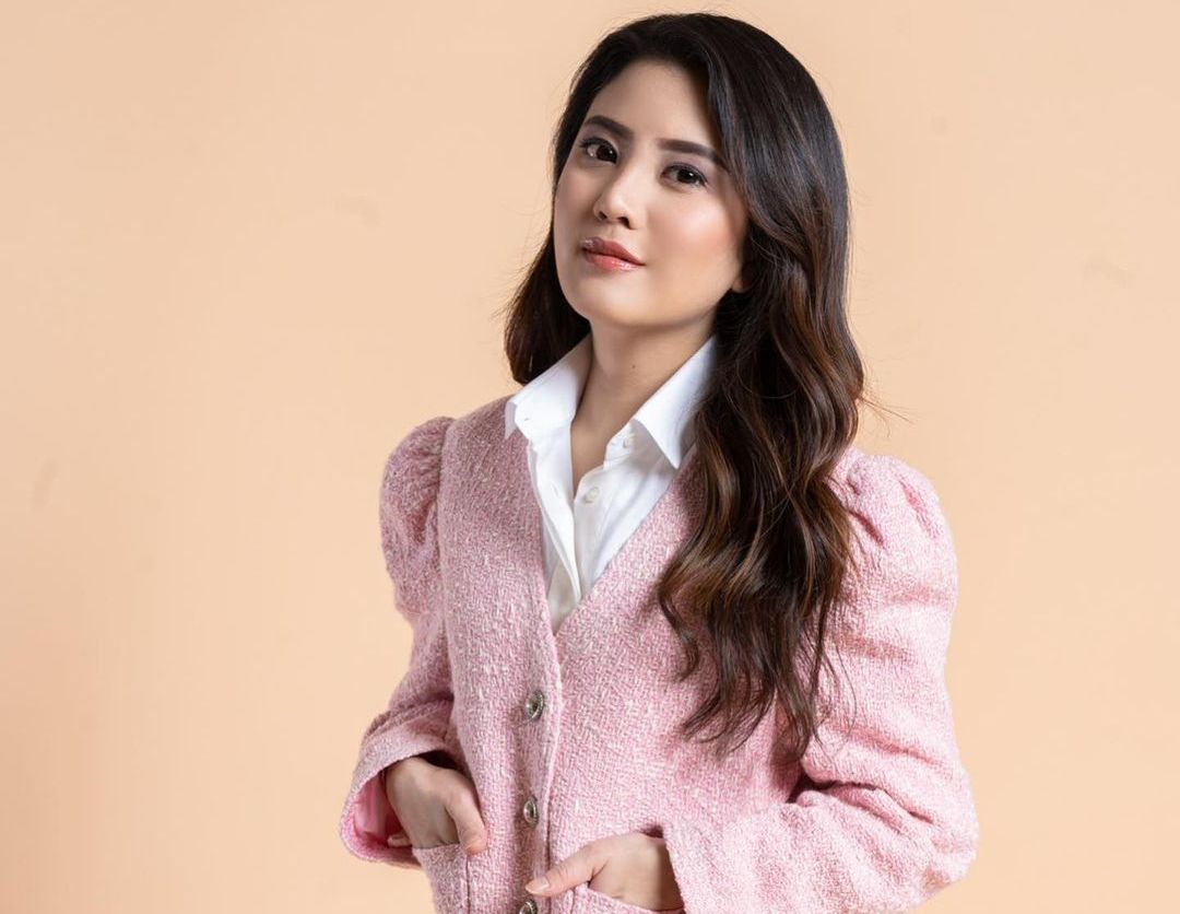 Cantik Mempesona Dengan Baju Pink