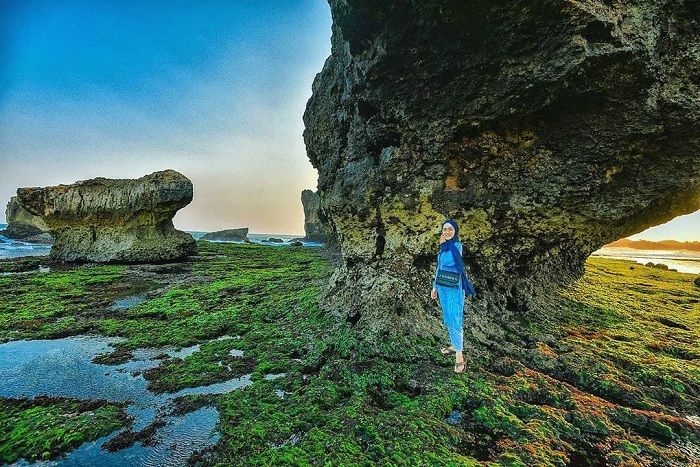 Pantai Ngandong lokasi family gathering Haryanto Mania