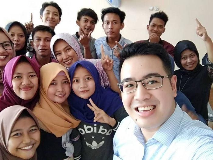 Tengku Rizki Aljupri. Selain ngopi jangan lupa selfie