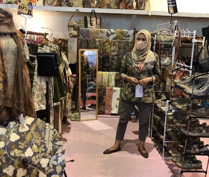 Dhian Ratnasari, pengelola Komunitas Ecoprint Banjarnegara (KIARA)