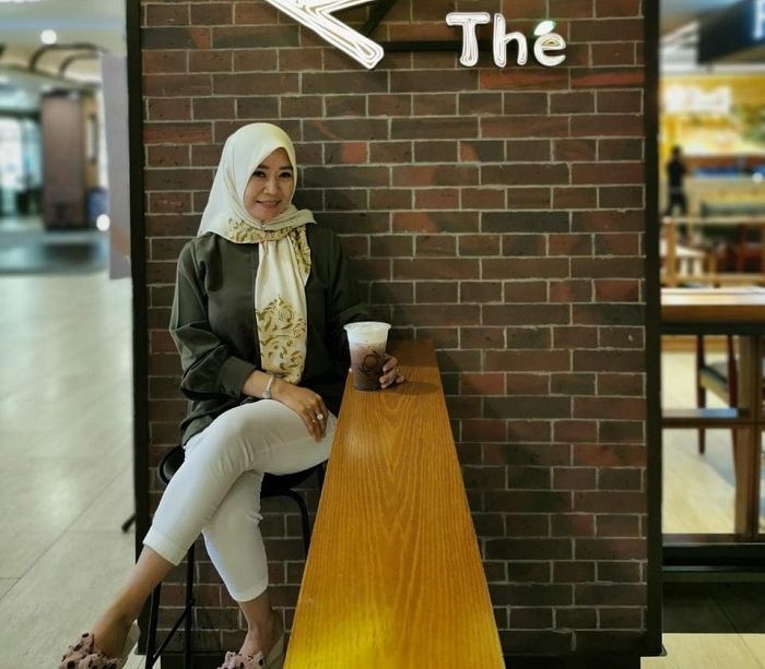Lina Agustina. Ada yang tahu cafe ini dimana?