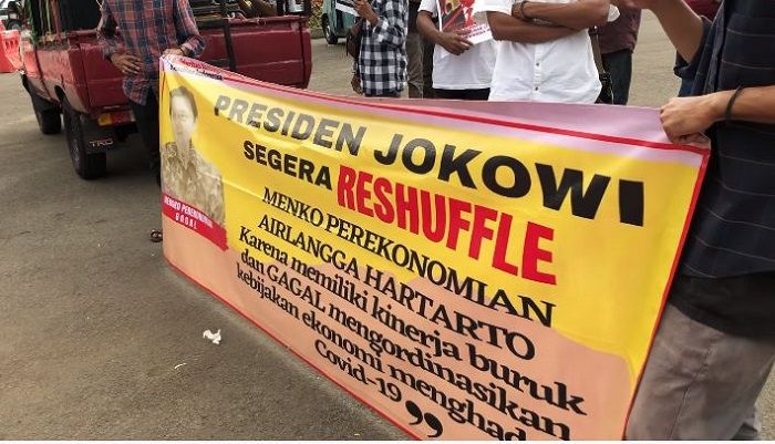 Tuntutan massa aksi di sekitar Patung Kuda Jakarta Pusat