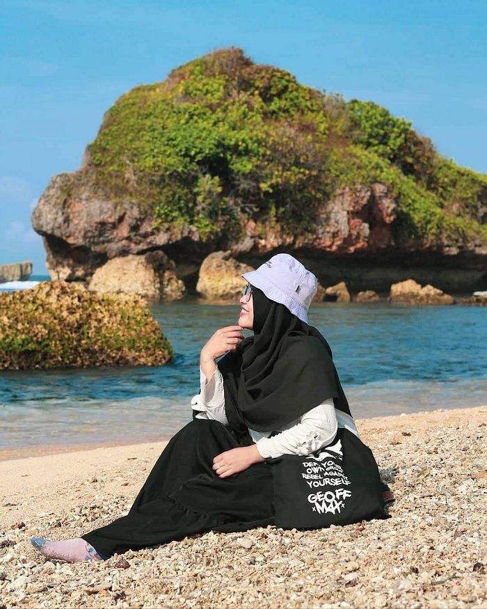 Pantai Ngandong lokasi family gathering Haryanto Mania