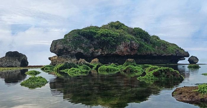 Pantai Ngandong lokasi family gathering Haryanto Mania
